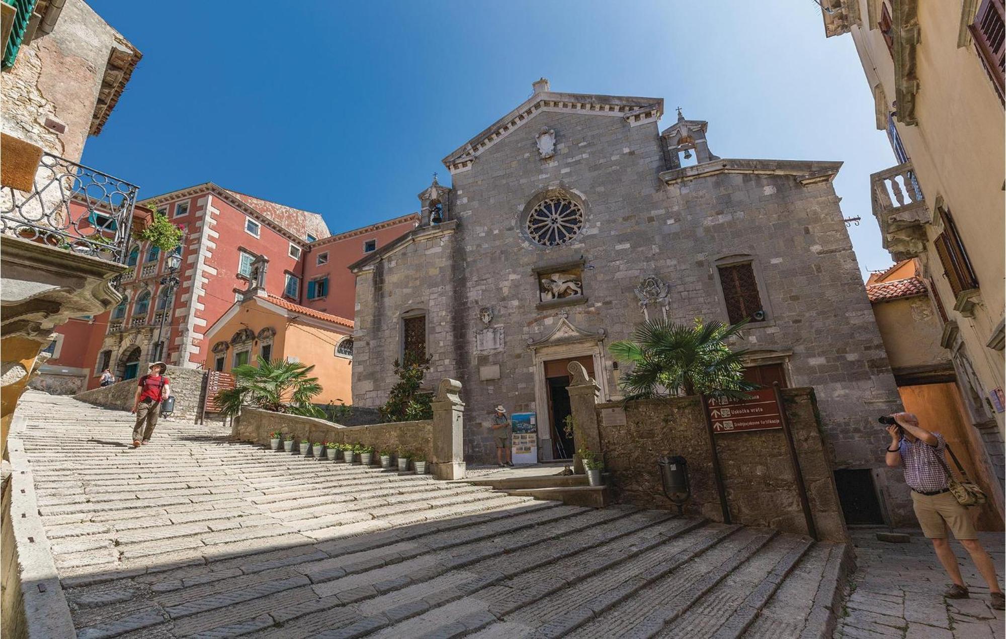 2 Bedroom Gorgeous Apartment In Rabac Exterior photo